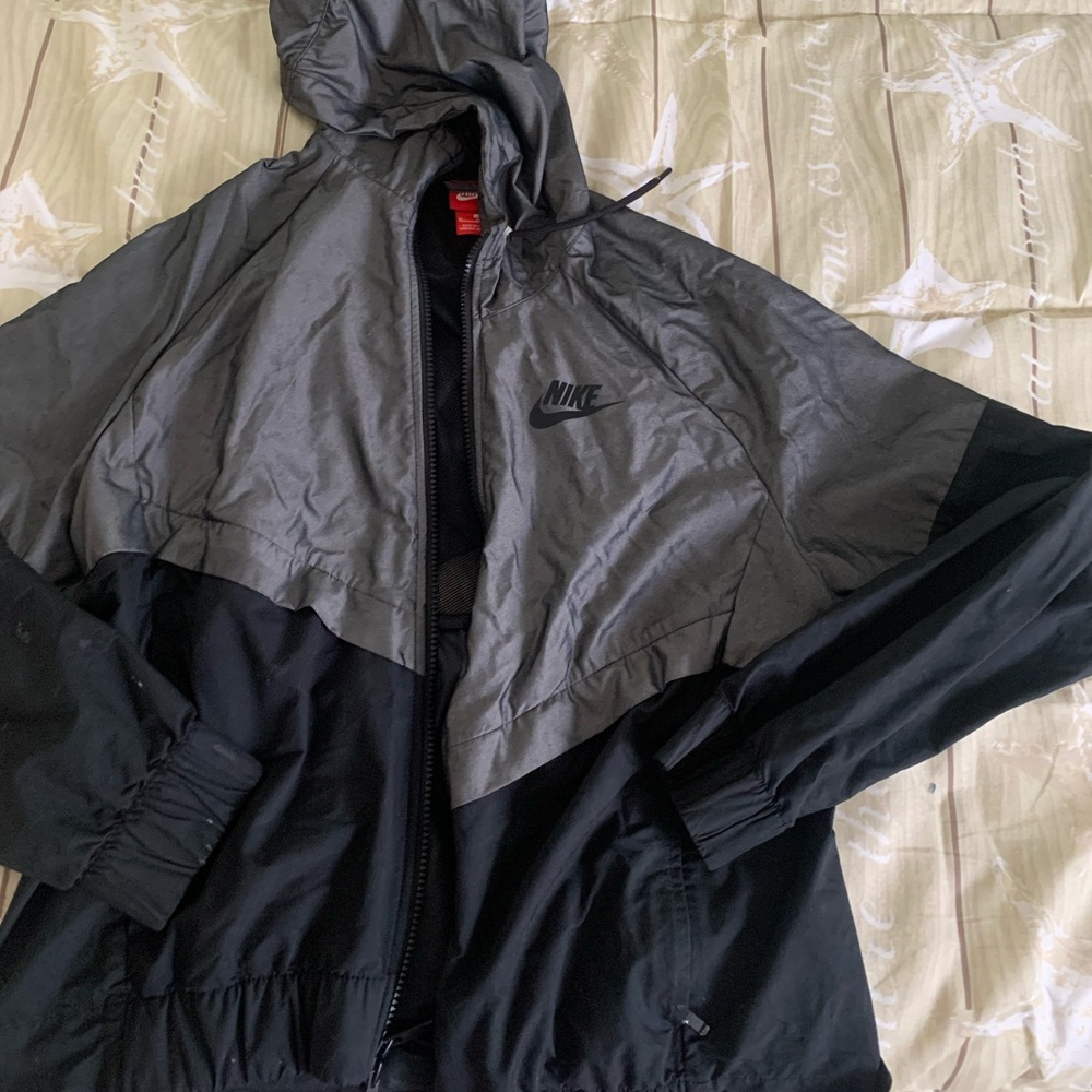 Nike Windbreaker barley worn !
